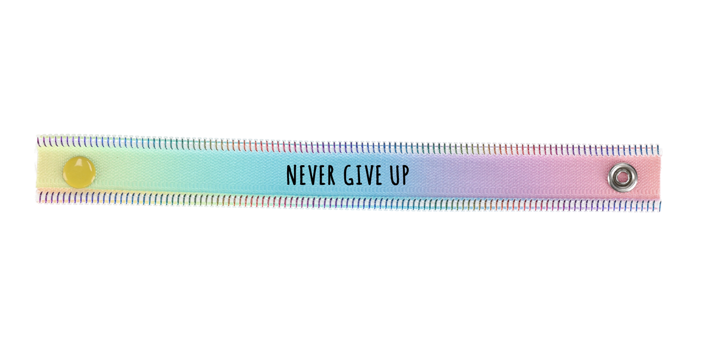 TIE DYE LETRA NEGRA