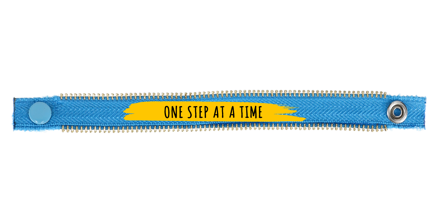 AZUL BOLD STAMP AMARILLO